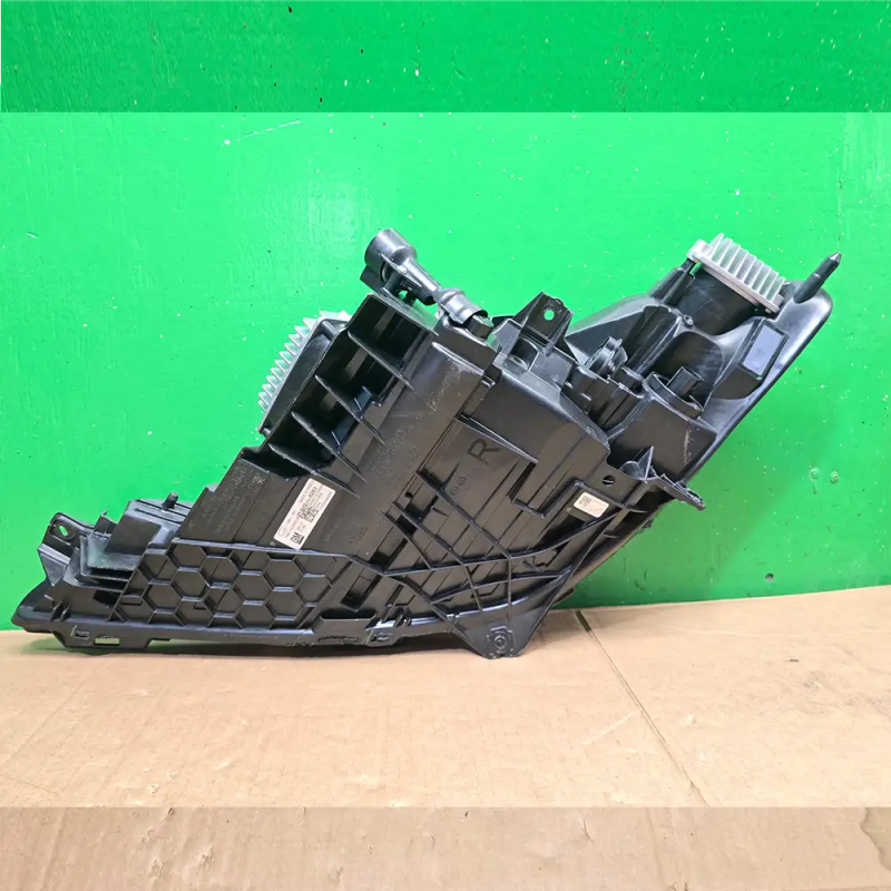 2022 - 2025 Lexus LX600 Passenger Side Headlights